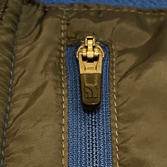 The North Face Men’s Medium Fleece Jacket | Blue Zip-Up, Gray Chest Pocket - Picture 8 of 9
